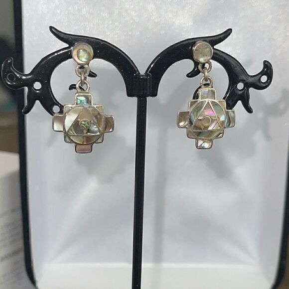 Sterling silver shell earrings - Picture 1 of 5
